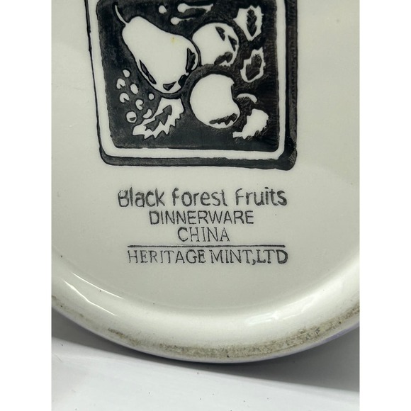 Set of 4 Black Forest Fruits Heritage Mint 10 1/2" diameter with small canister - Picture 3 of 6